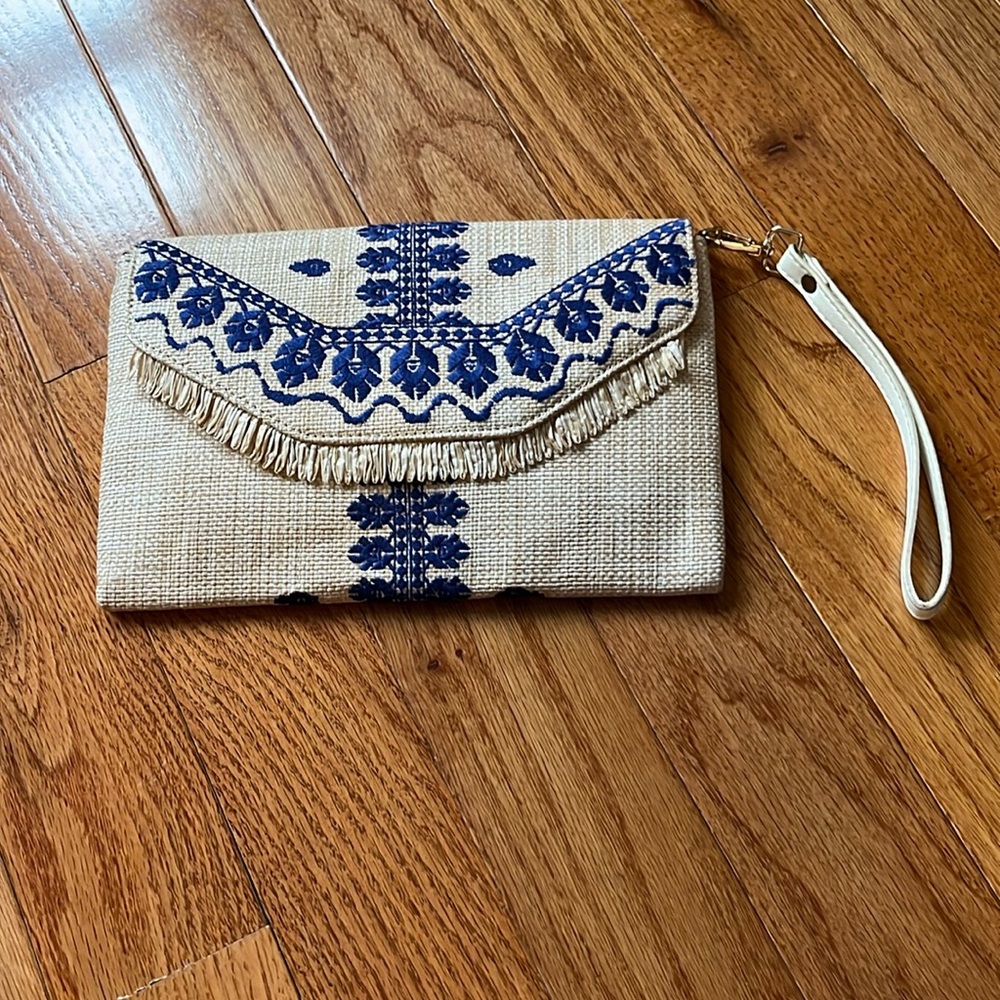 Stella and Dot clutch